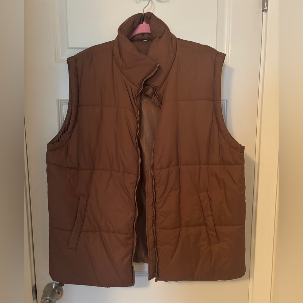 Brown women’s puffer vest size XL